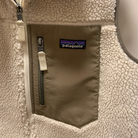 *SOLD* Patagonia Sherpa Vest - Picture 3 of 3